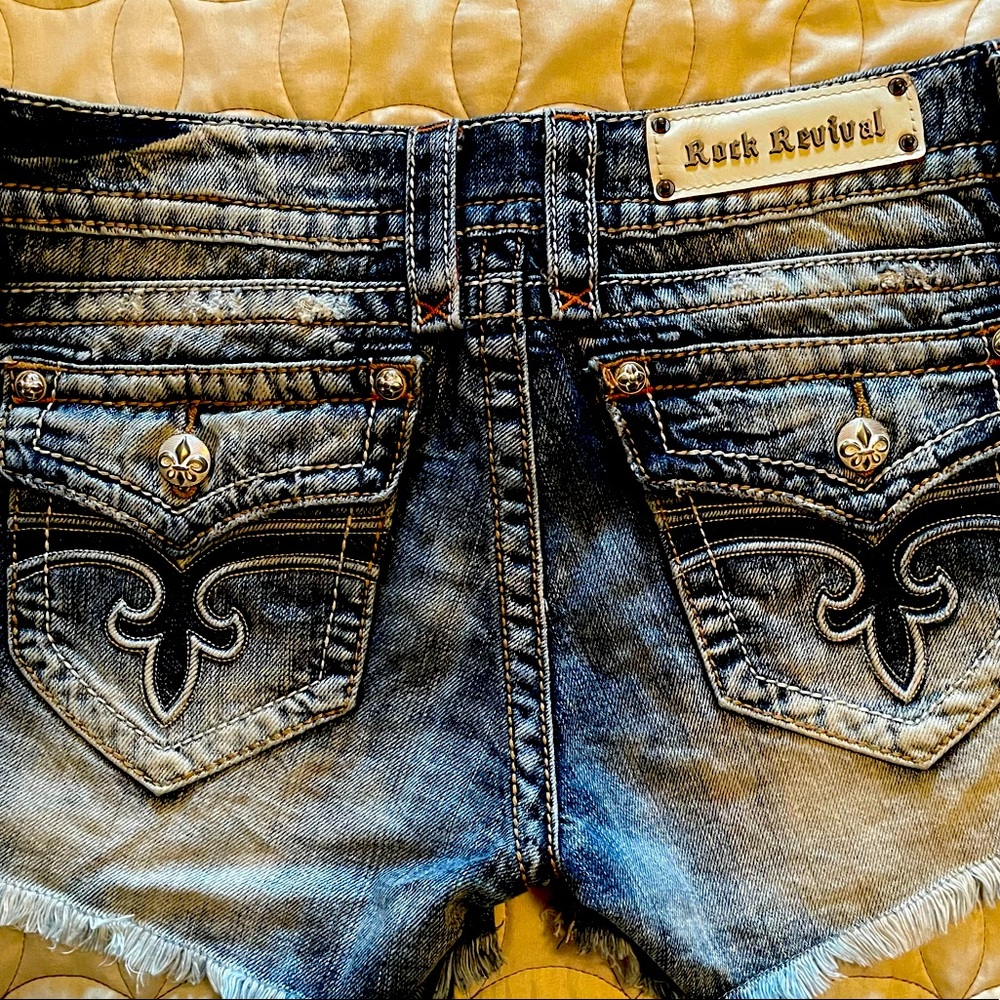 Rock Revival Jean shorts 29w